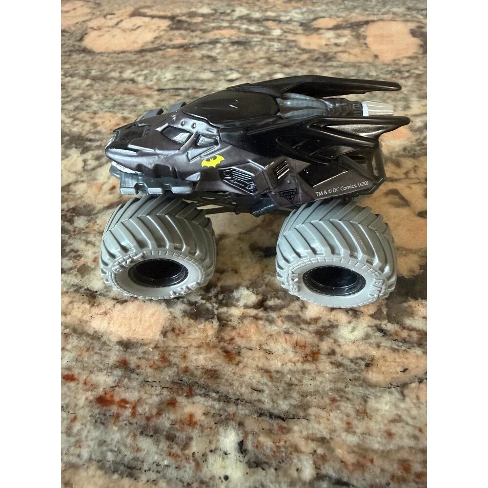 1/24 scale Hot Wheels Monster Jam BATMOBILE Batman Truck
